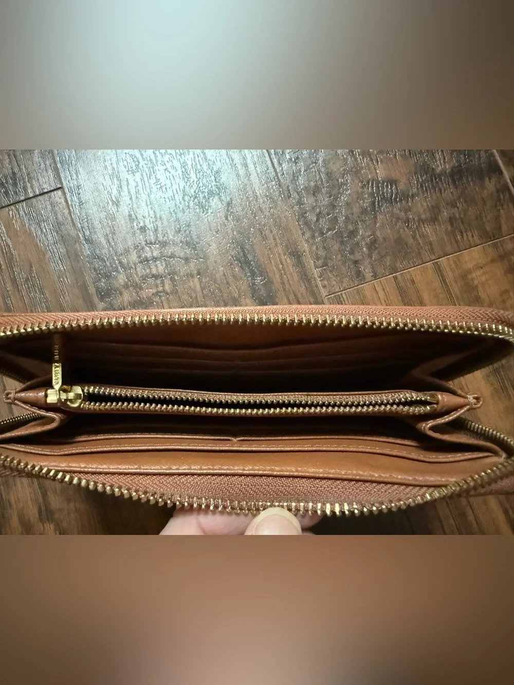 Tory Burch Robinson Zip Around Wallet - Cognac Brown